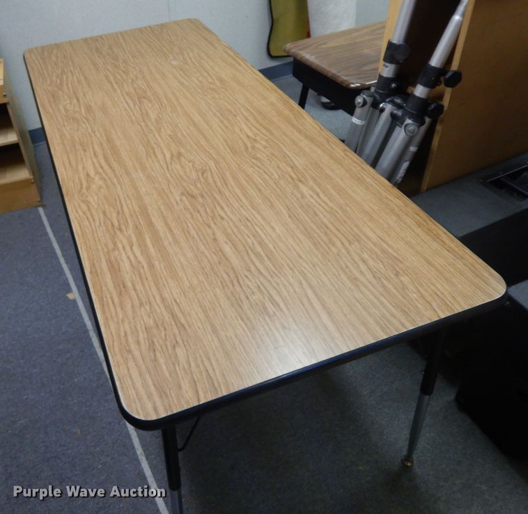 image for item ER9888 Approximately 4 tables