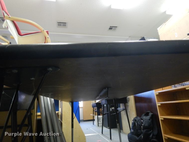 image for item ER9888 Approximately 4 tables