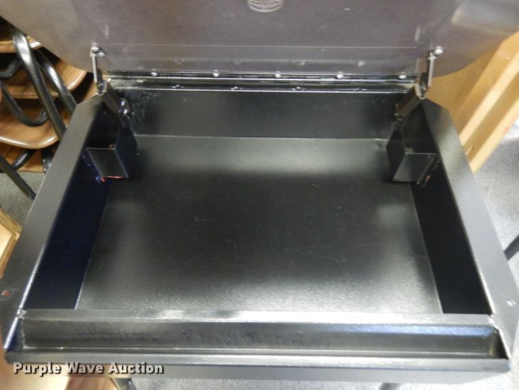 image for item ER9889 Approximately 24 desks