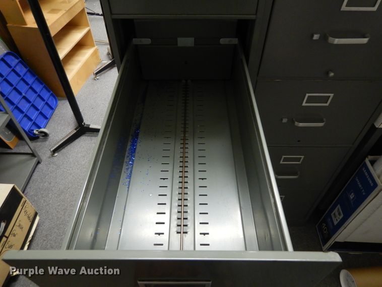 image for item ER9891 Approximately 6 filing cabinets