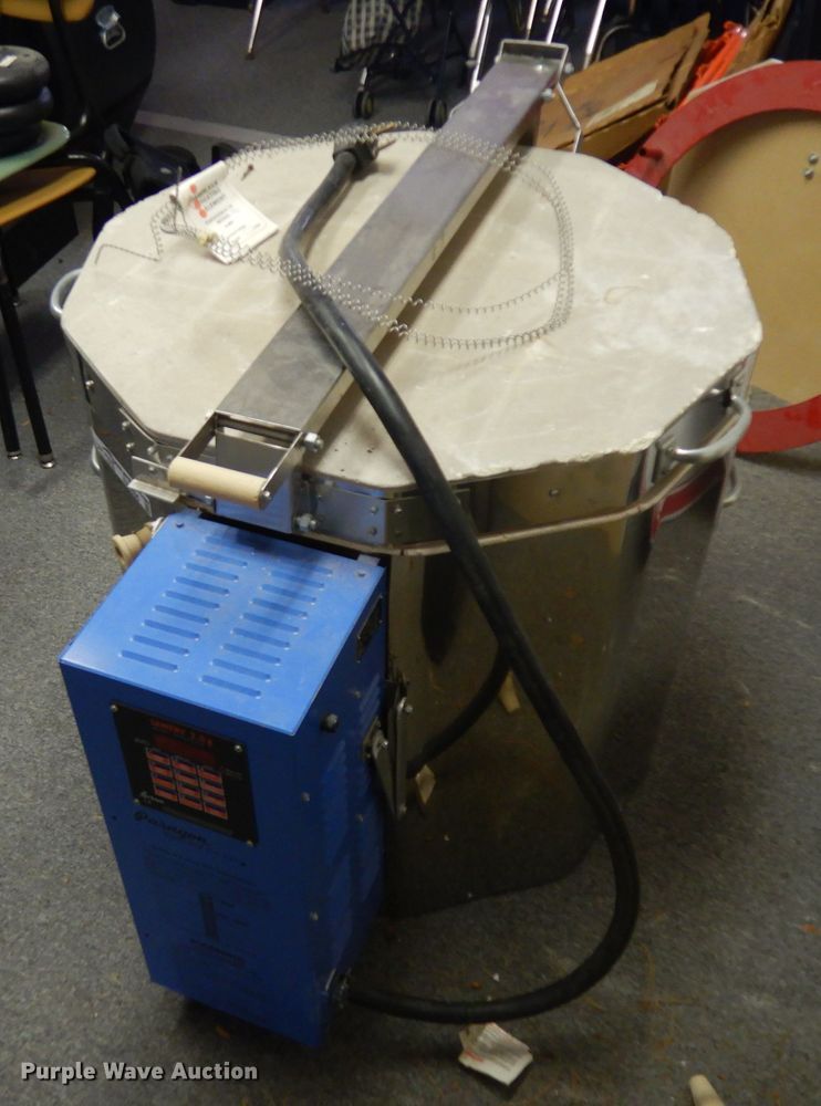 image for item ER9896 Paragon TNF233 kiln