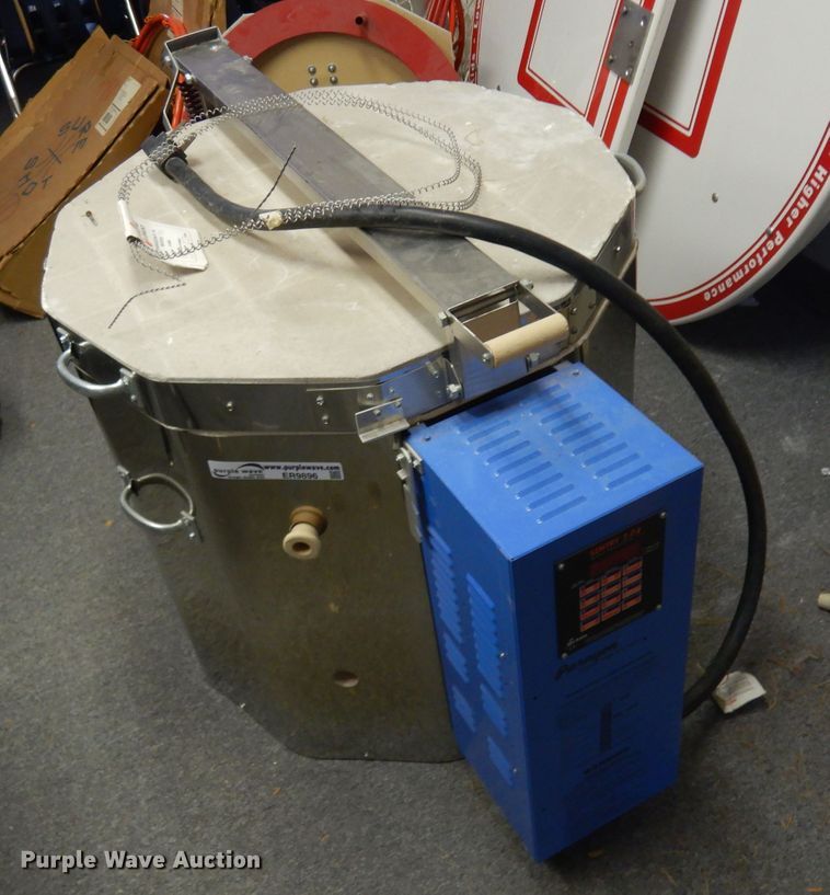 image for item ER9896 Paragon TNF233 kiln