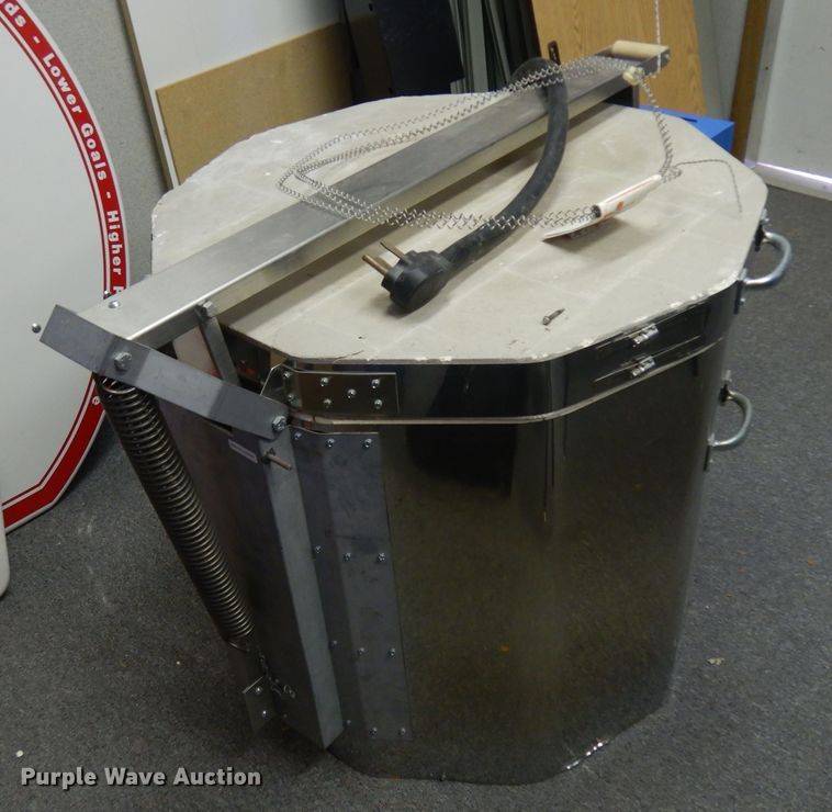 image for item ER9896 Paragon TNF233 kiln