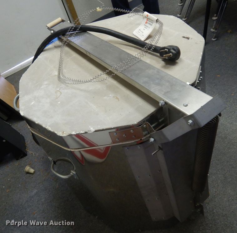 image for item ER9896 Paragon TNF233 kiln