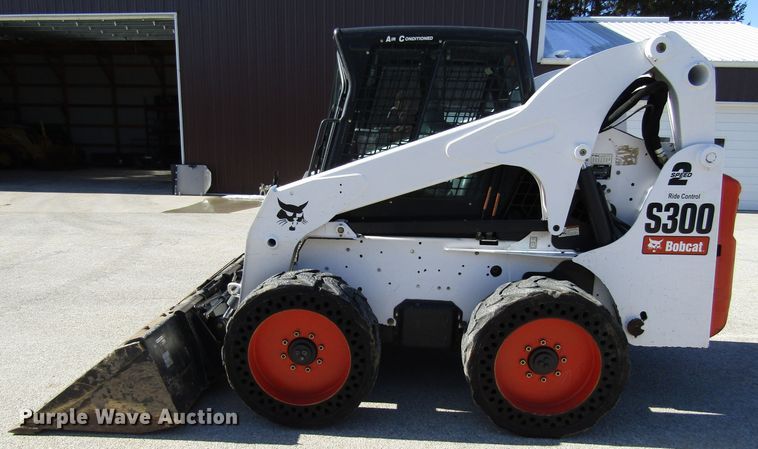 image for item FD9348 2008 Bobcat S300 skid steer