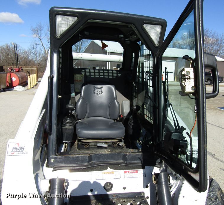 image for item FD9348 2008 Bobcat S300 skid steer