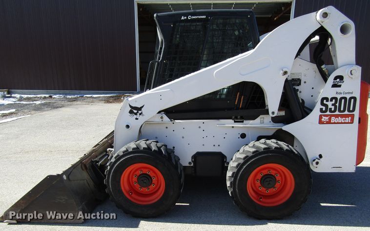 image for item FD9349 2008 Bobcat S300 skid steer