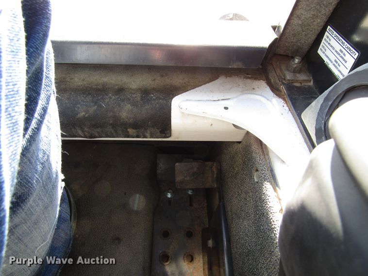 image for item FD9349 2008 Bobcat S300 skid steer