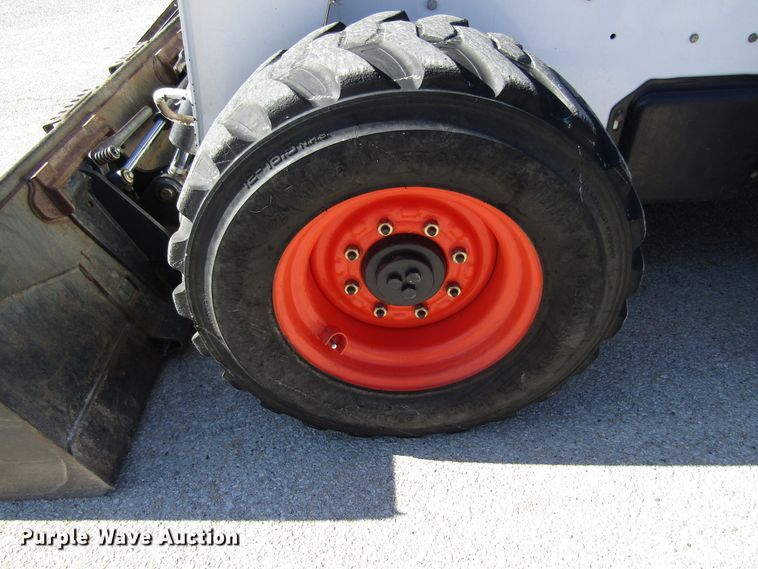 image for item FD9349 2008 Bobcat S300 skid steer