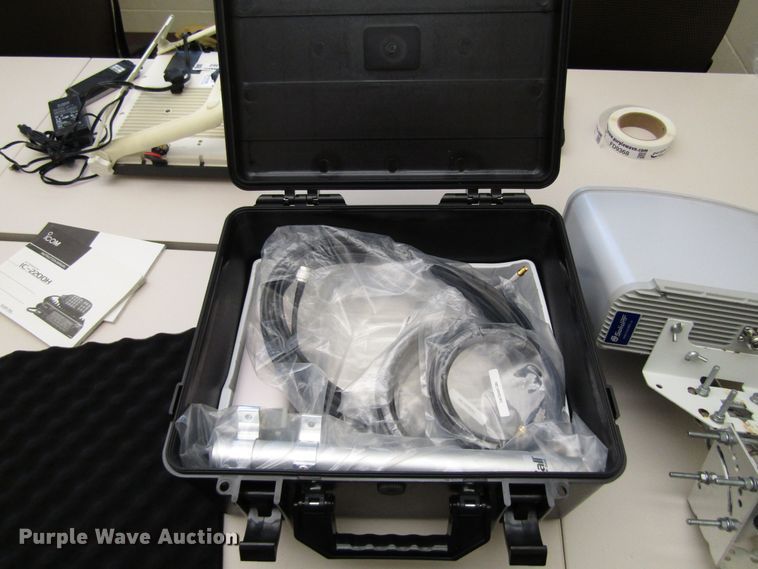 image for item FD9365 SolidRF internal cell phone booster