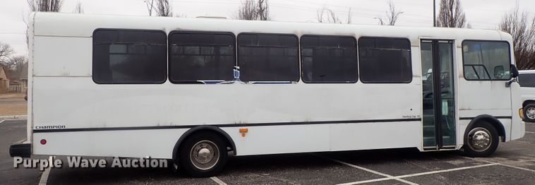 image for item FF9378 2003 Freightliner Champion coach bus