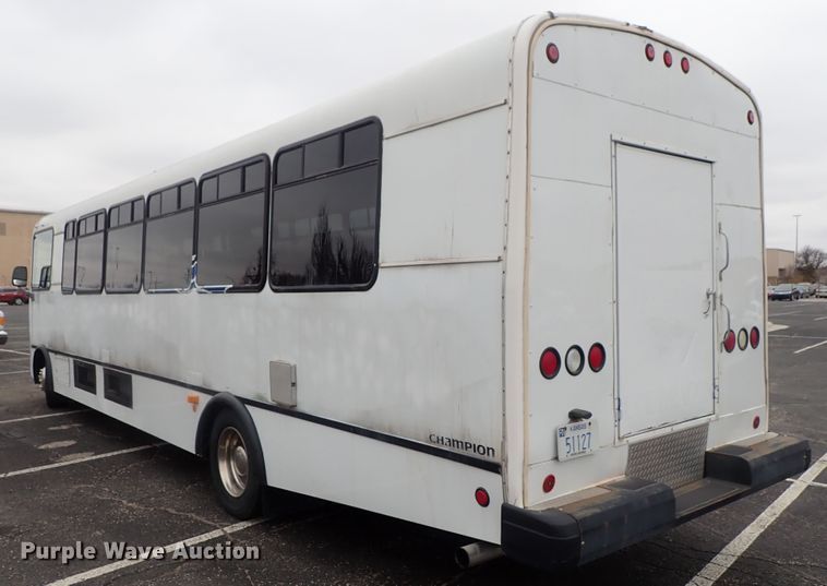 image for item FF9378 2003 Freightliner Champion coach bus