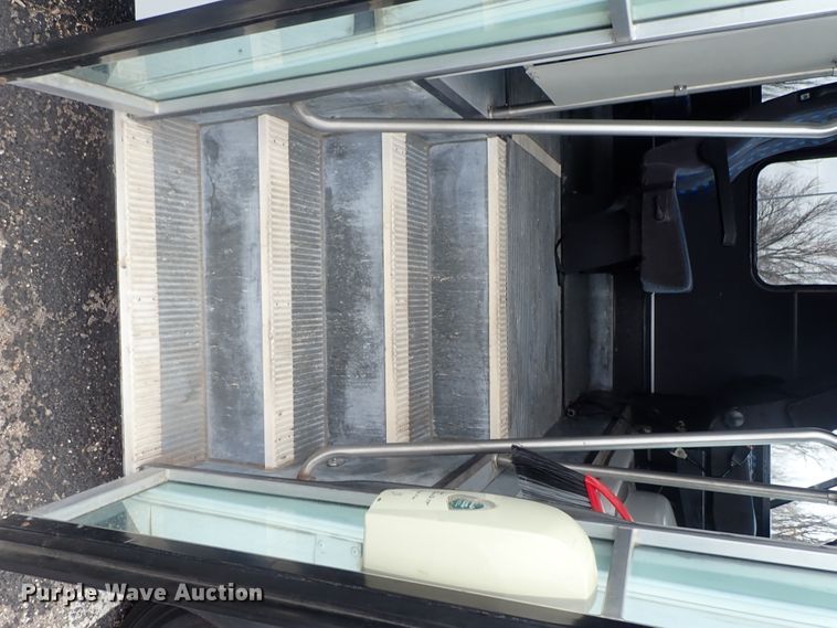 image for item FF9378 2003 Freightliner Champion coach bus