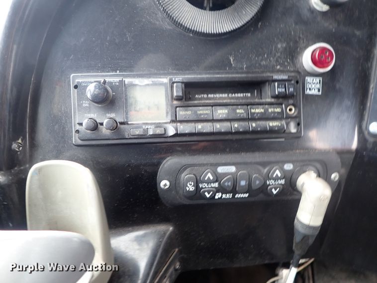 image for item FF9378 2003 Freightliner Champion coach bus