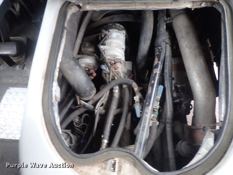 image for item FF9378 2003 Freightliner Champion coach bus