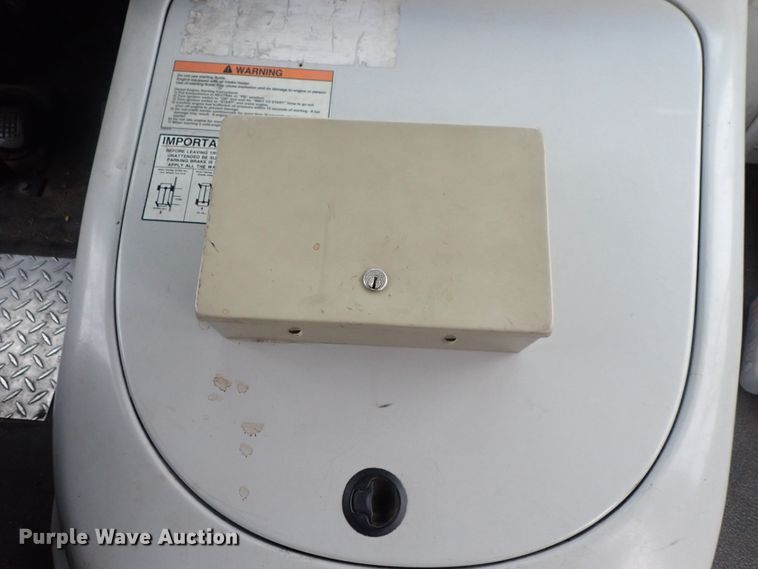 image for item FF9378 2003 Freightliner Champion coach bus