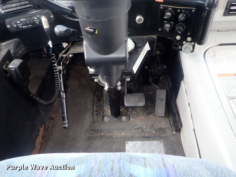 image for item FF9378 2003 Freightliner Champion coach bus