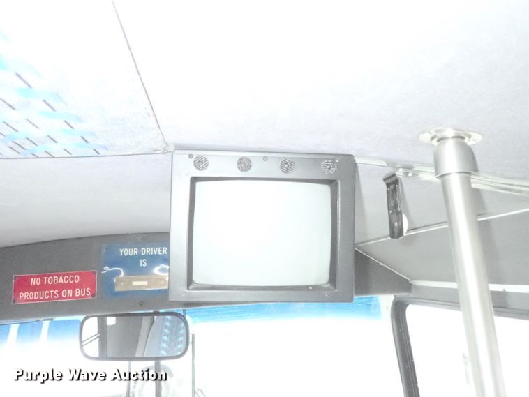 image for item FF9378 2003 Freightliner Champion coach bus