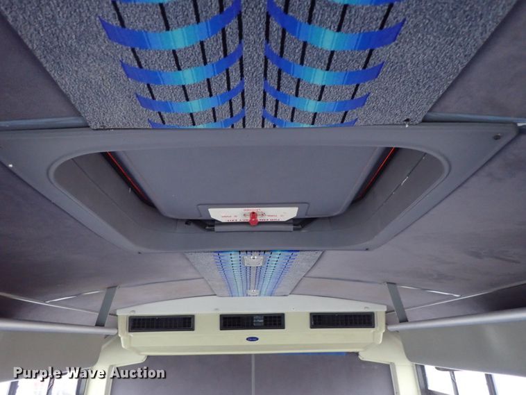 image for item FF9378 2003 Freightliner Champion coach bus