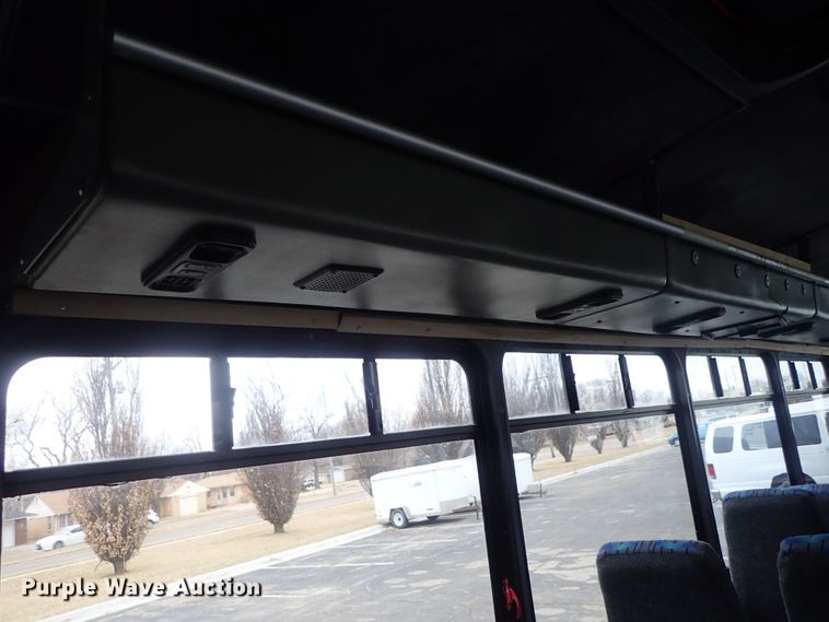 image for item FF9378 2003 Freightliner Champion coach bus