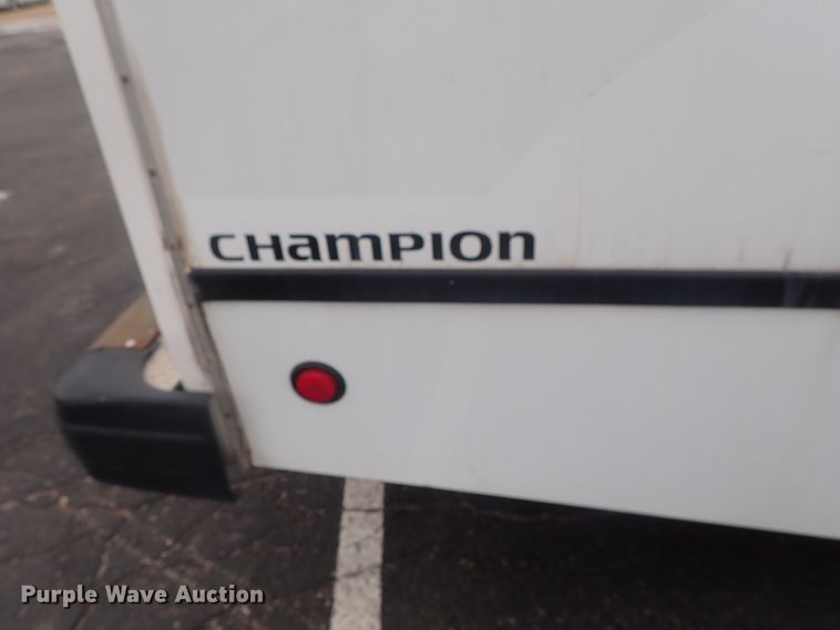 image for item FF9378 2003 Freightliner Champion coach bus