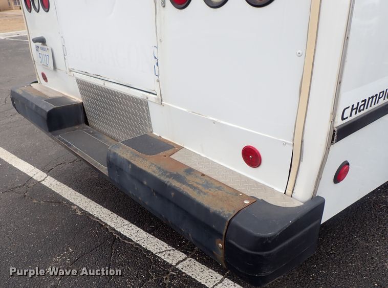 image for item FF9378 2003 Freightliner Champion coach bus