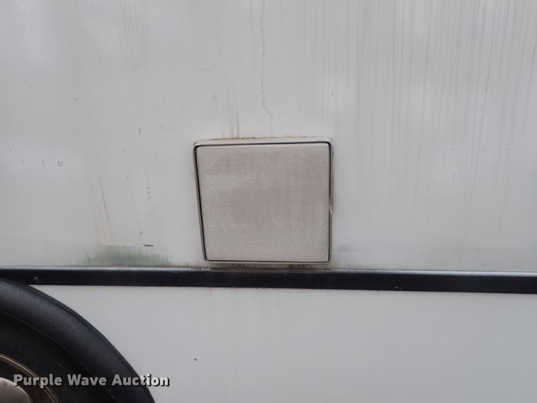 image for item FF9378 2003 Freightliner Champion coach bus