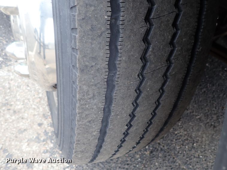 image for item FF9378 2003 Freightliner Champion coach bus