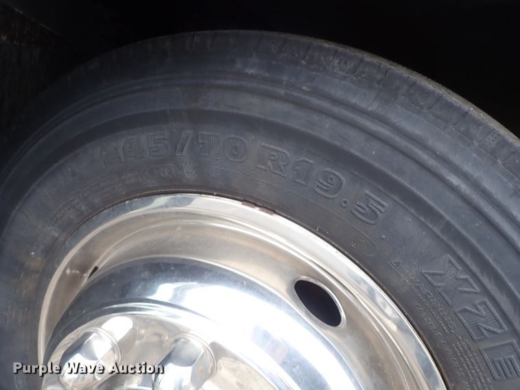 image for item FF9378 2003 Freightliner Champion coach bus