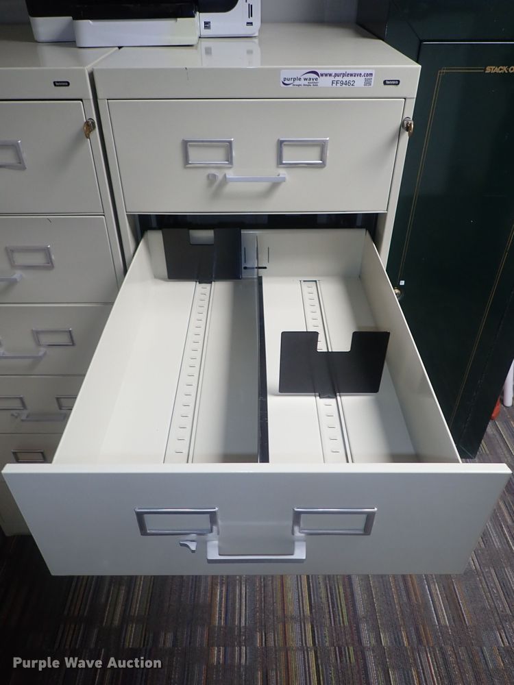 image for item FF9462 (2) Tennsco file cabinets