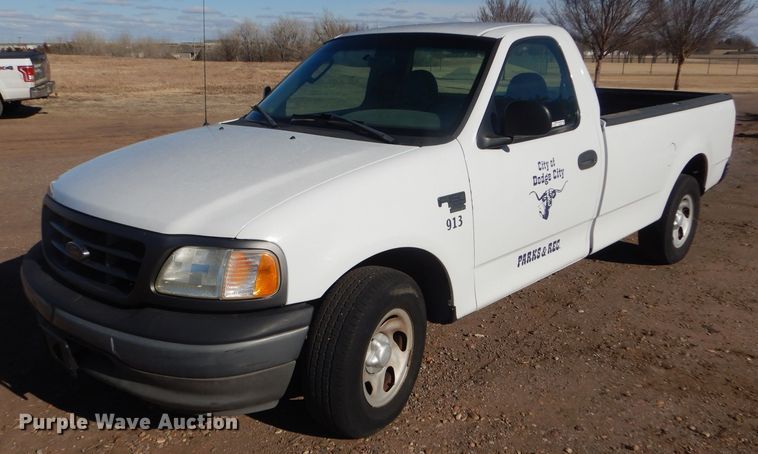 image for item FG9966 2002 Ford F150 XL pickup truck