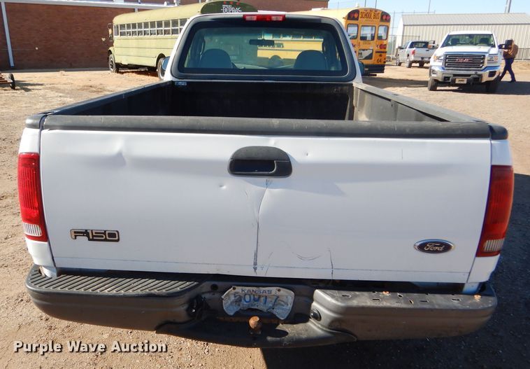 image for item FG9966 2002 Ford F150 XL pickup truck