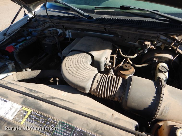 image for item FG9966 2002 Ford F150 XL pickup truck