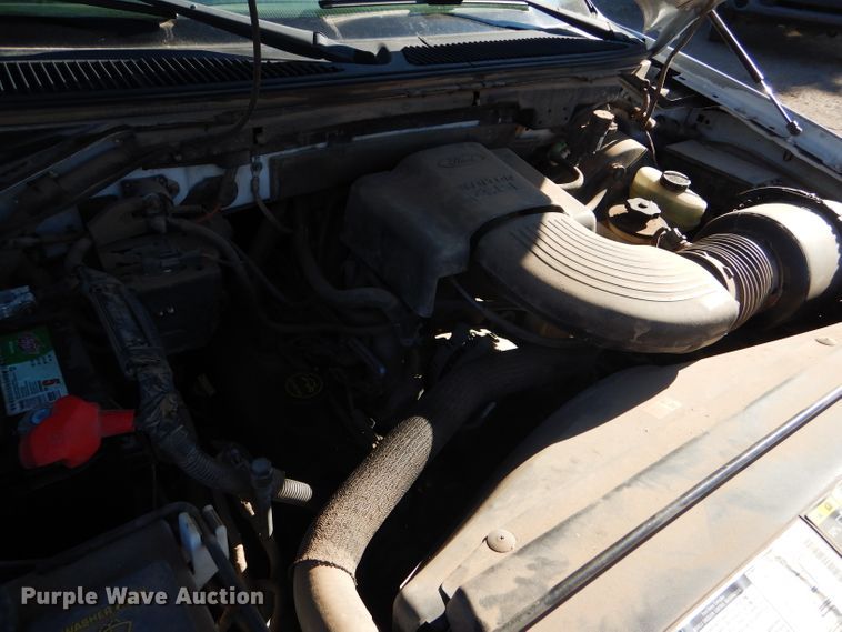 image for item FG9966 2002 Ford F150 XL pickup truck