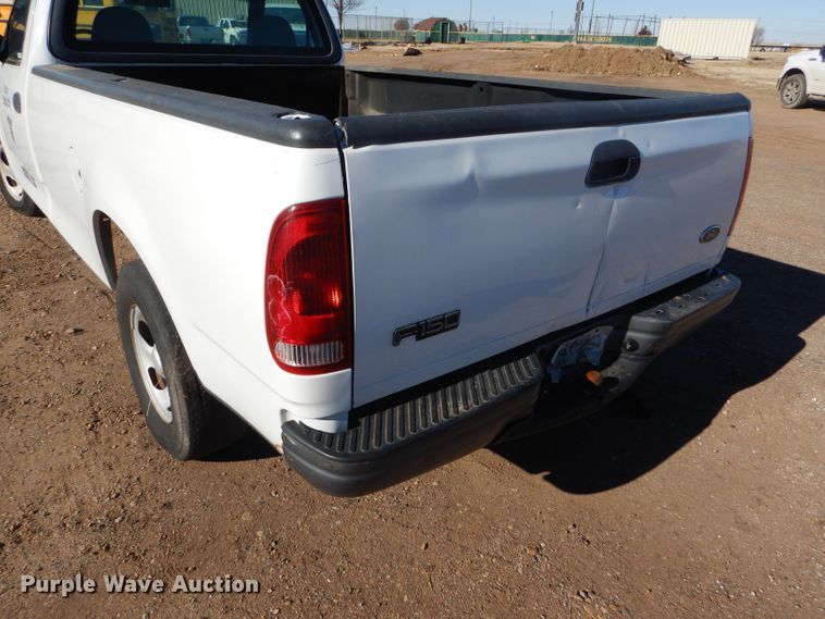 image for item FG9966 2002 Ford F150 XL pickup truck