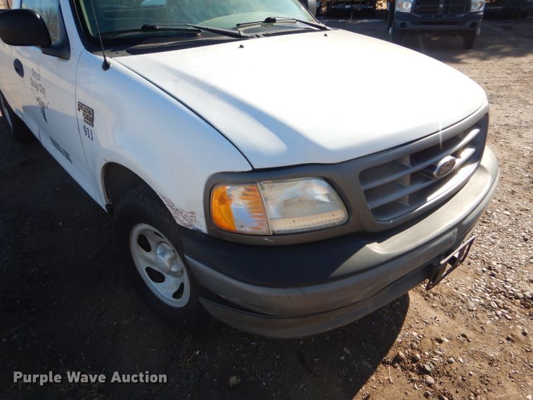 image for item FG9966 2002 Ford F150 XL pickup truck