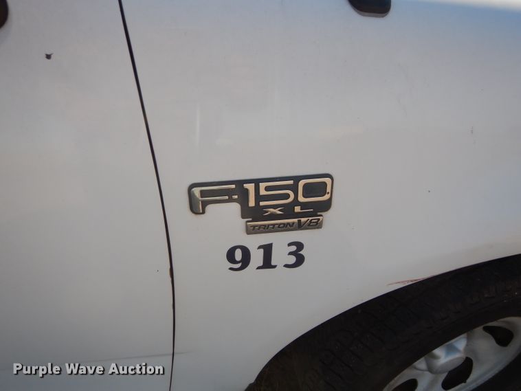image for item FG9966 2002 Ford F150 XL pickup truck