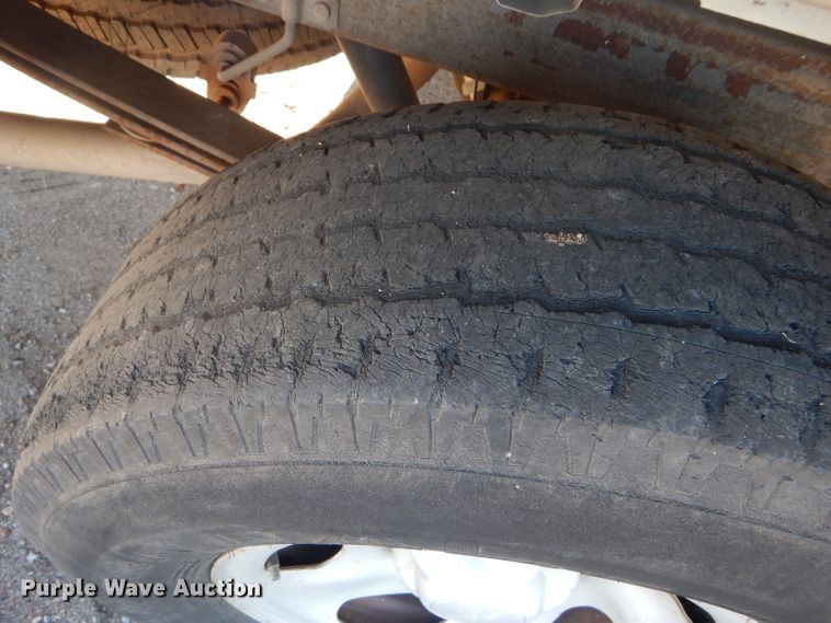 image for item FG9966 2002 Ford F150 XL pickup truck