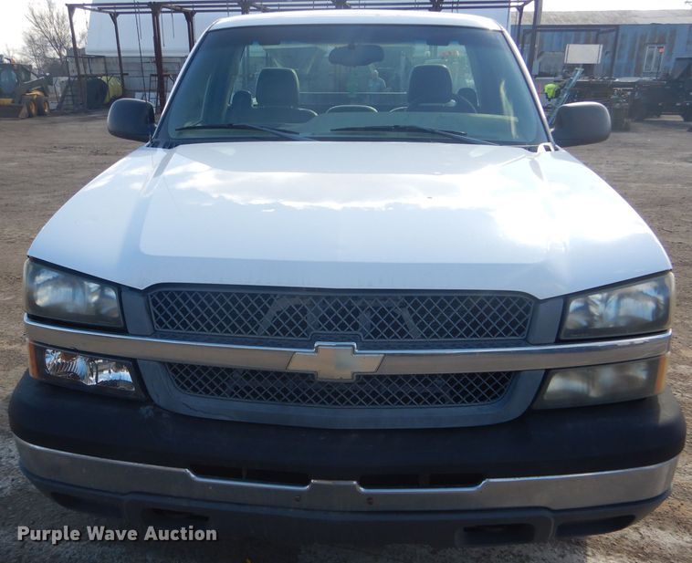 image for item FG9984 2004 Chevrolet Silverado 1500 pickup truck