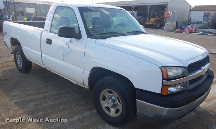 image for item FG9984 2004 Chevrolet Silverado 1500 pickup truck