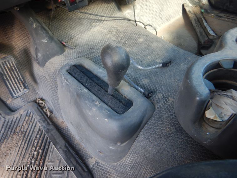 image for item FG9984 2004 Chevrolet Silverado 1500 pickup truck