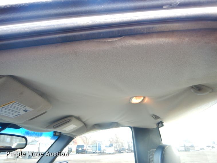 image for item FG9984 2004 Chevrolet Silverado 1500 pickup truck