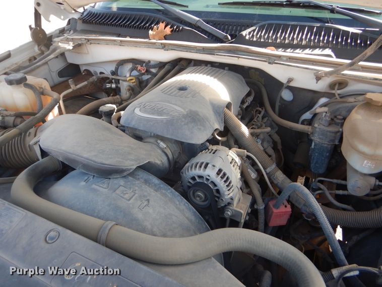 image for item FG9984 2004 Chevrolet Silverado 1500 pickup truck