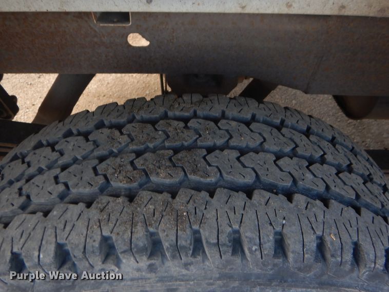 image for item FG9984 2004 Chevrolet Silverado 1500 pickup truck