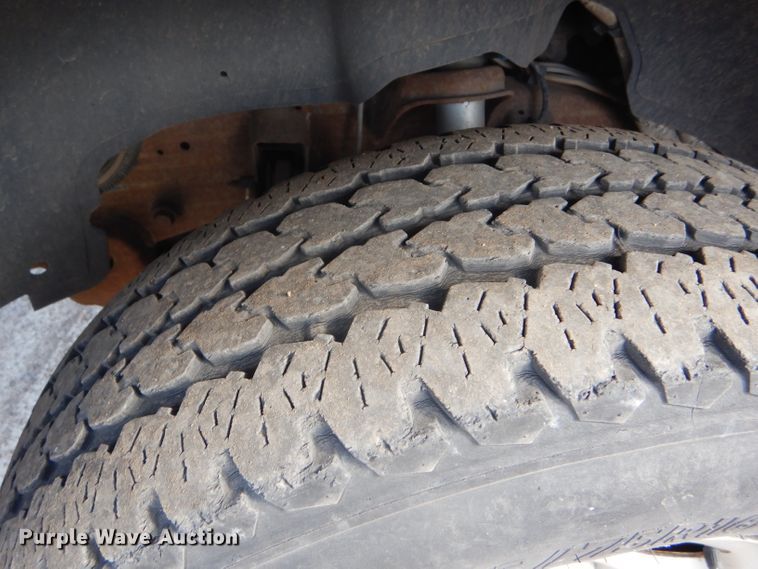 image for item FG9984 2004 Chevrolet Silverado 1500 pickup truck