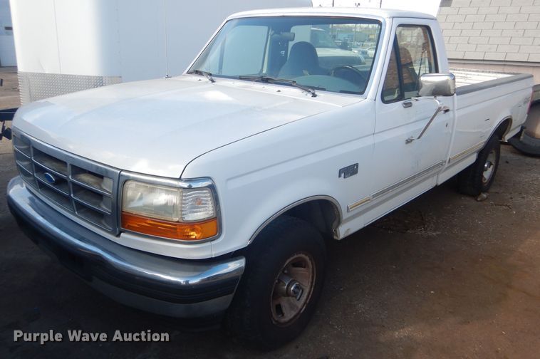 image for item FG9985 1996 Ford F150 XLT pickup truck
