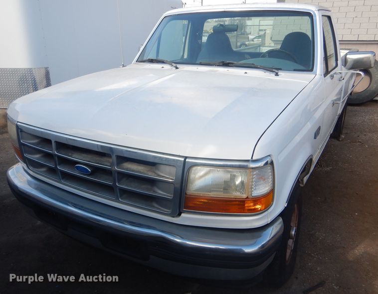 image for item FG9985 1996 Ford F150 XLT pickup truck