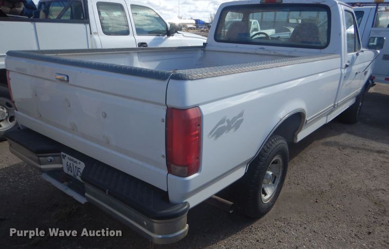 image for item FG9985 1996 Ford F150 XLT pickup truck