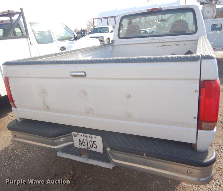 image for item FG9985 1996 Ford F150 XLT pickup truck