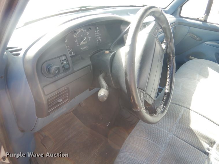 image for item FG9985 1996 Ford F150 XLT pickup truck